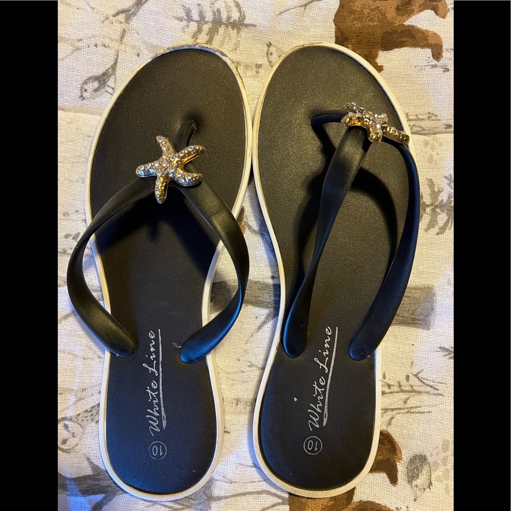 Black starfish flip flops size 10